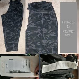 Fabletics capris 1x leggings